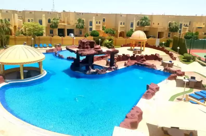 سكني عقار جاهز 4 + غرفة خادمة نصف مفروش فيلا في مجمع  للإيجار في السد , الدوحة #8734 - 1  صورة 